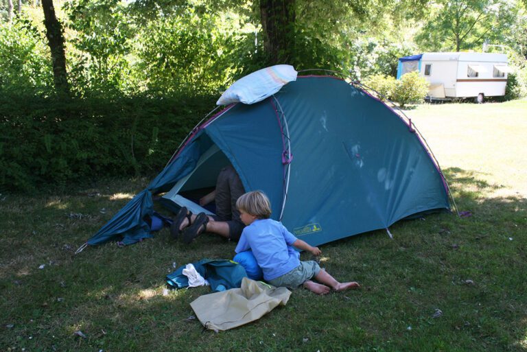 tente camping municipal fougeres