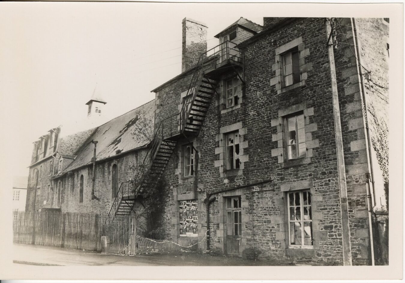 Bâtiment de la Retraite en 1990, avant sa réhabilitation
