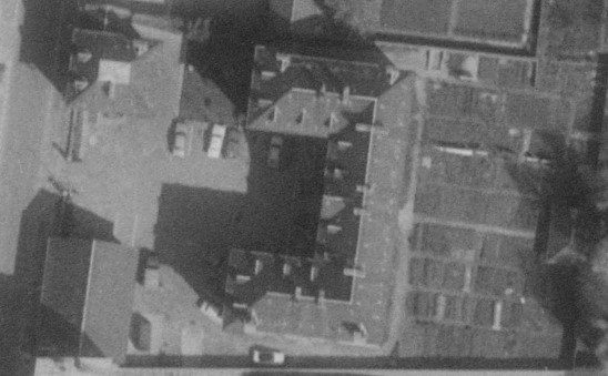 Vue aérienne du site datée d’avril 1977 au moment où la ville en fait l’acquisition. ©IGN