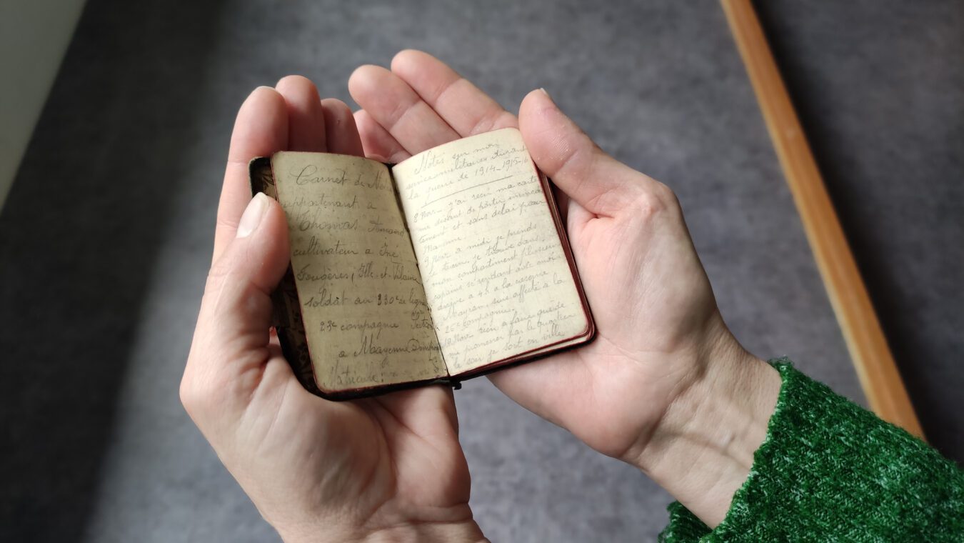 Carnet de route ouvert d’un poilu fougerais Thomas Amand